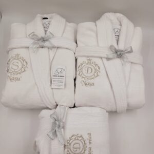 Halate de baie personalizate prin broderie 5