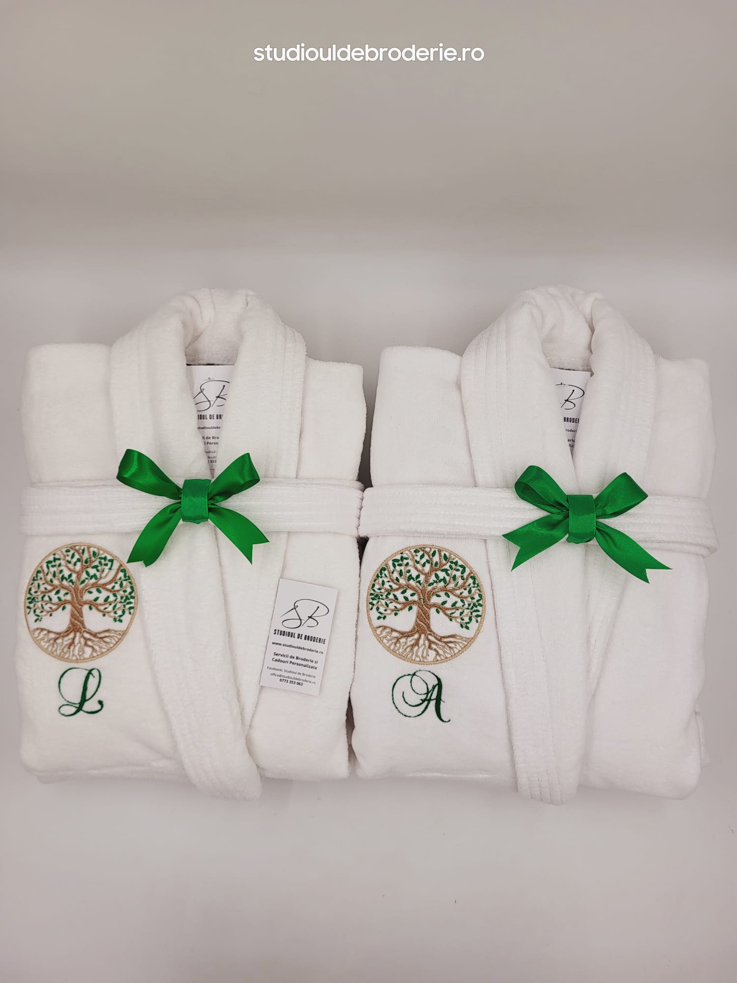 Halate-de-baie-personalizate-prin-broderie-halate-brodate-cadouri-nasi-cadouri-casa-noua (10) Set Halate de Baie Personalizate Copacul Vietii - imagine 1