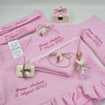 Trusou de botez complet din muselină personalizat prin broderie 8 piese