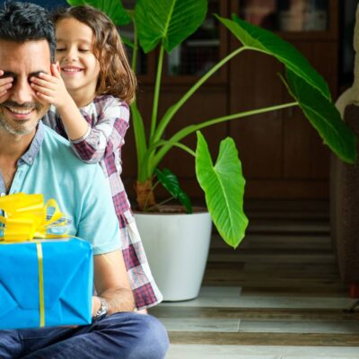 Home 150 Cadouri Personalizate pentru Tata – 10 Idei Inspirate pe Care le va Adora