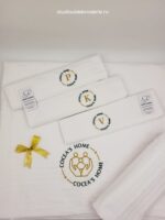 Lenjerie de pat 100% bumbac personalizata prin broderie Cadou