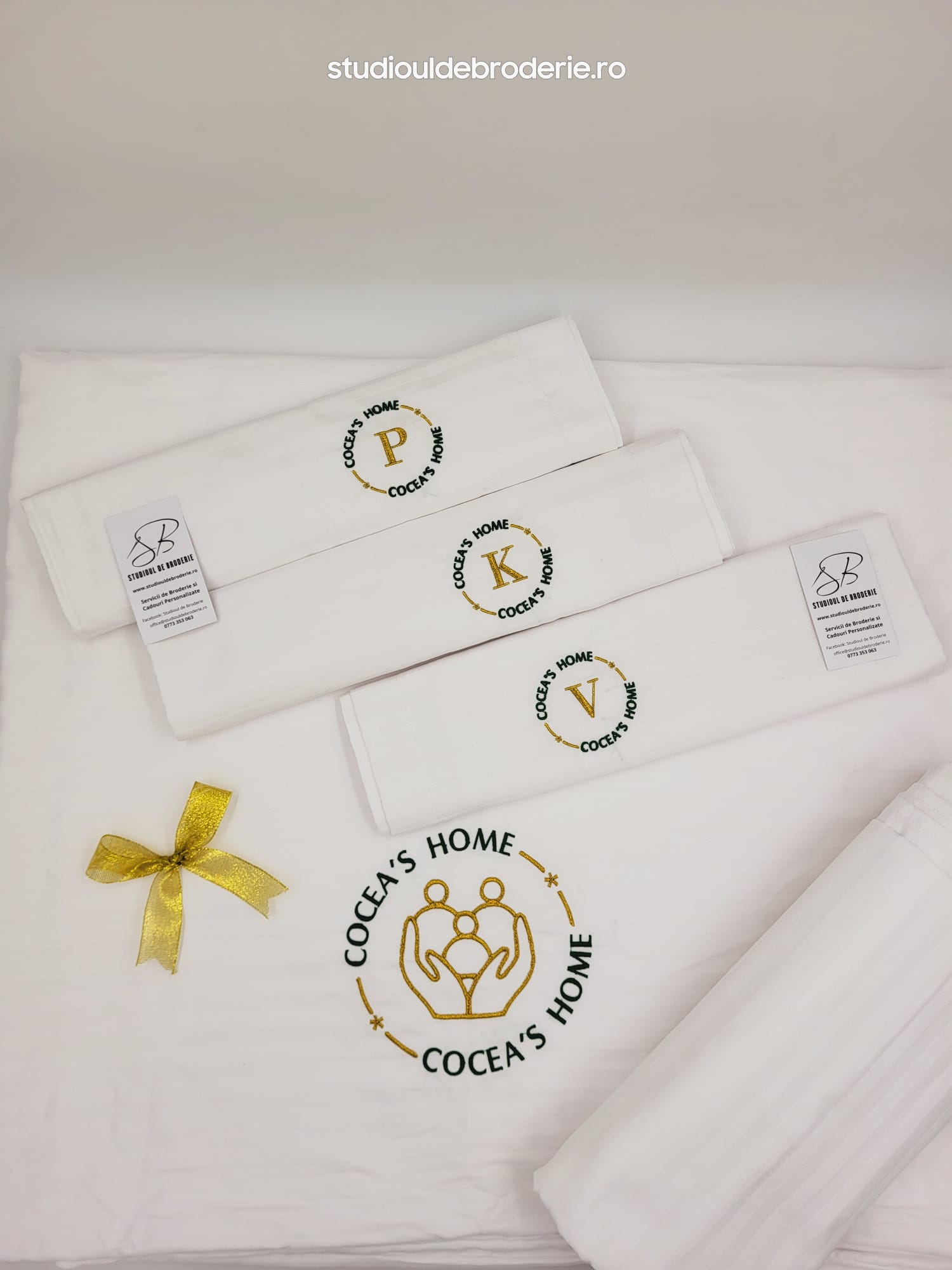 HALATE-DE-BAIE-PERSONALIZATE-PRIN-BRODERIE-LENJERIE-DE-PAT-PERSONALIZATA-CADORURI-NASI (4) Lenjerie de pat 100% bumbac personalizata prin broderie Cadou - imagine 1